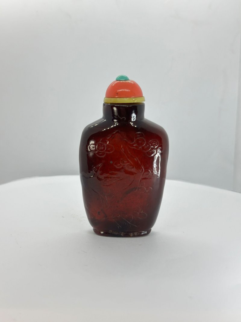 清十九世紀 琥珀⌈松鶴延年⌋鼻煙壺 | AN AMBER 'PINE AND CRANE' SNUFF BOTTLE - 图7
