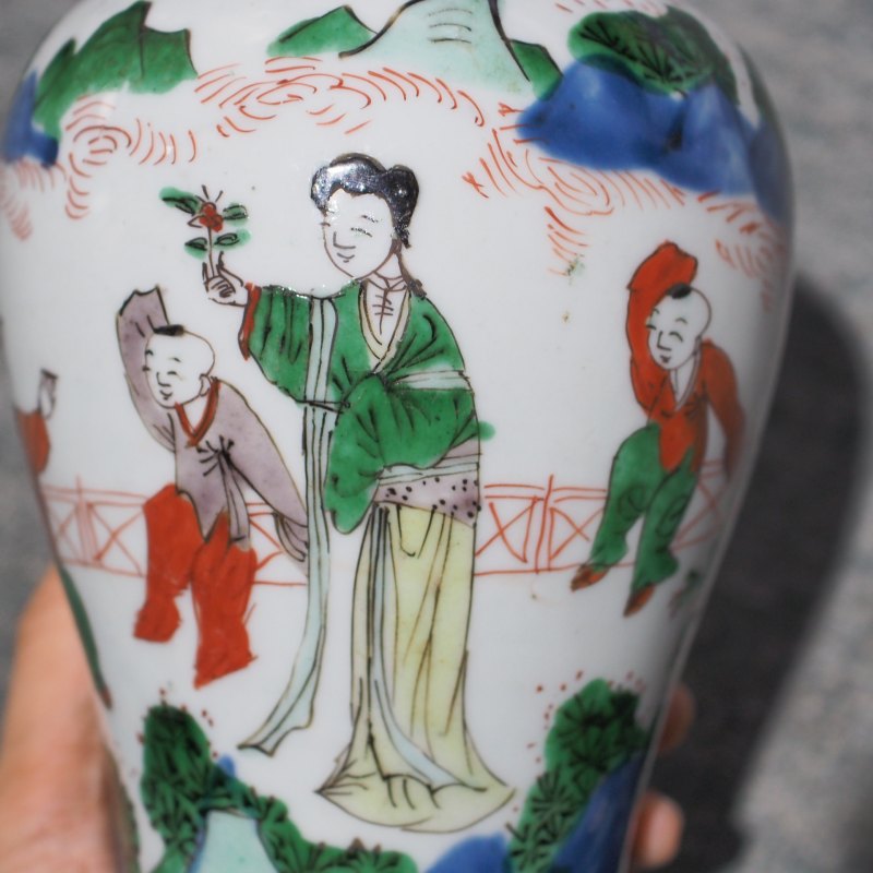清早期 五彩三娘教子图梅瓶 - 图10