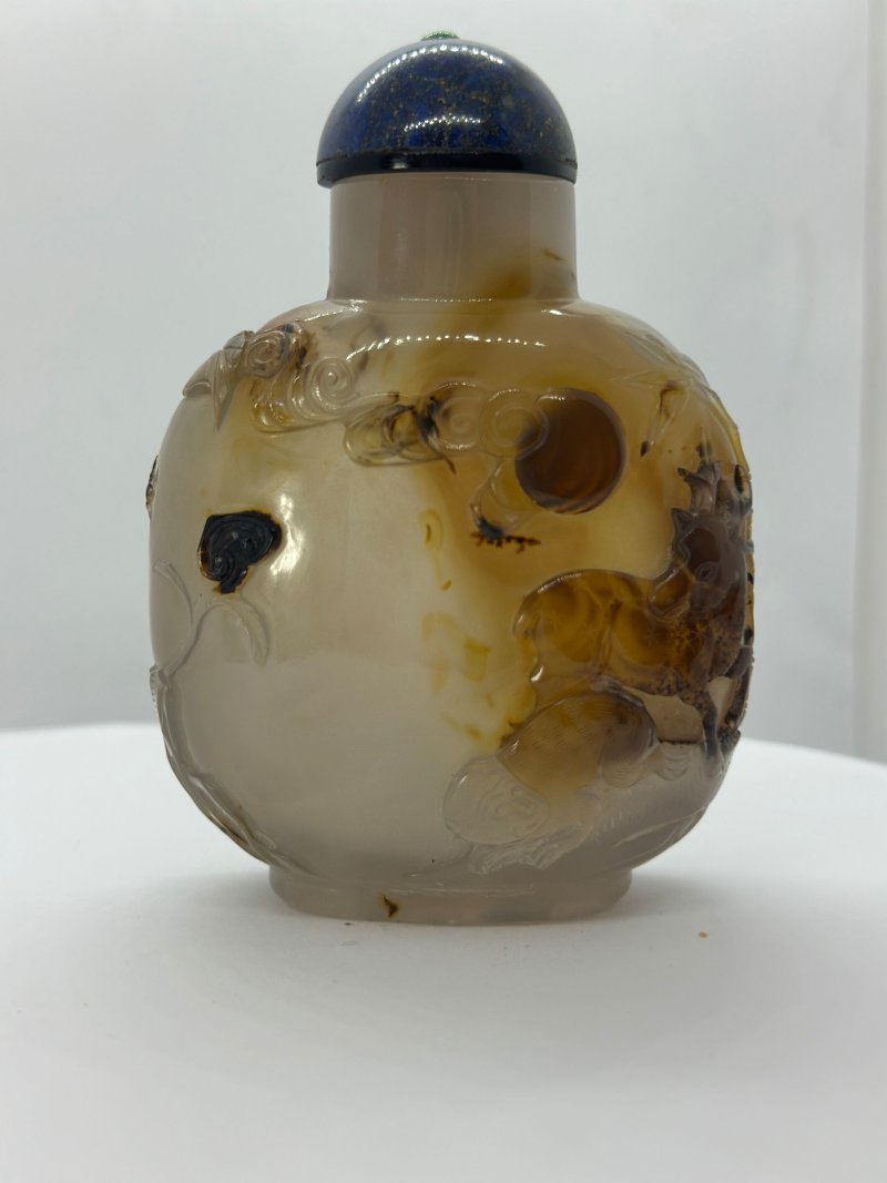 1750-1850 史蒂文斯鹿大師流派影瑪瑙⌈封侯得祿⌋鼻煙壺 | A SHADOW AGATE 'MONKEY AND DEER' SNUFF BOTTLE - 图7