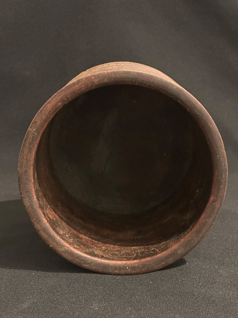 十七世紀 黃花梨筆筒 | A HUANGHUALI BRUSH POT - 图8