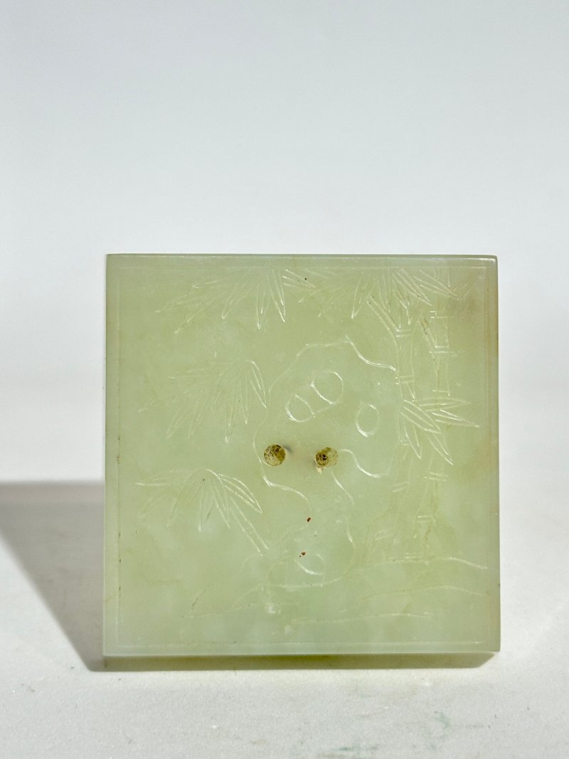 明嘉靖至萬曆 青白玉竹石紋枝山書法鎮紙 | A GREENISH WHITE JADE 'BAMBOO AND ROCK' PAPERWEIGHT - 图6