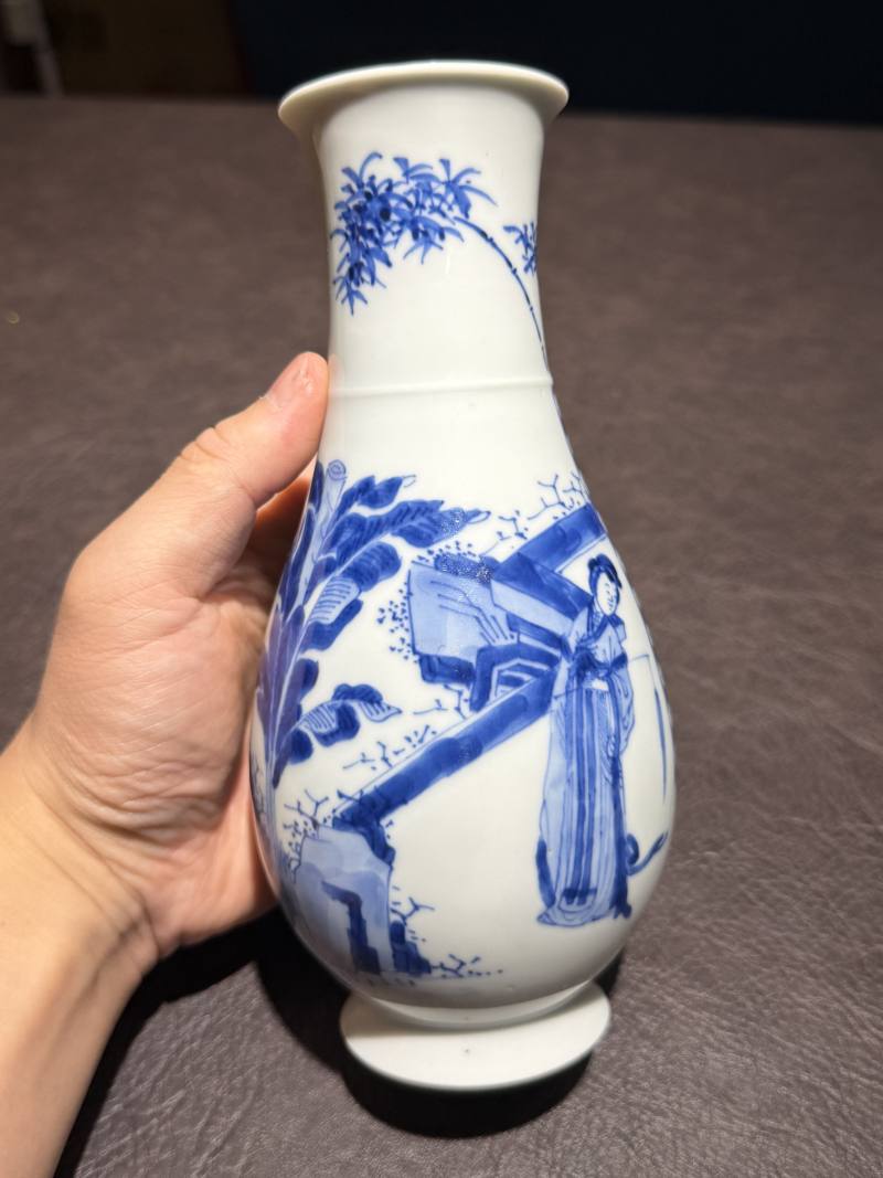 清康熙 青花仕女图琵琶尊 - 图6