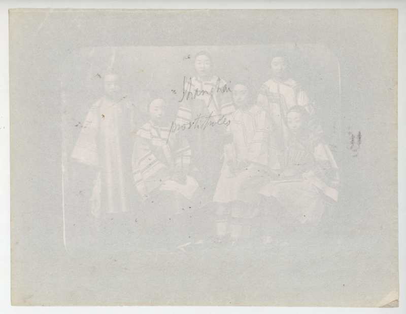1890年代 六仕女合影 - 图3