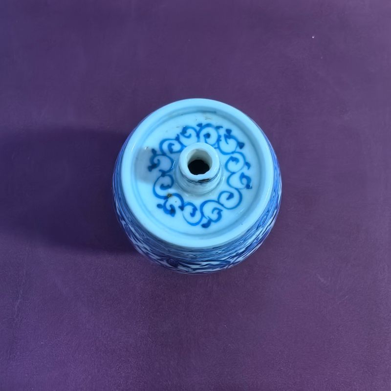 清晚期 青花缠枝花卉纹砚滴 - 图9