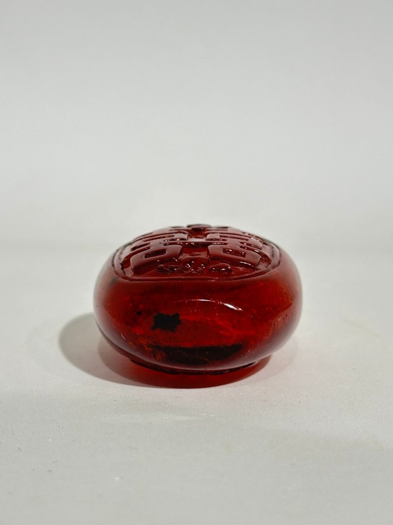 清十九世紀 琥珀「雙喜」鼻煙壺 | AN AMBER 'DOUBLE HAPPINESS' SNUFF BOTTLE - 图5