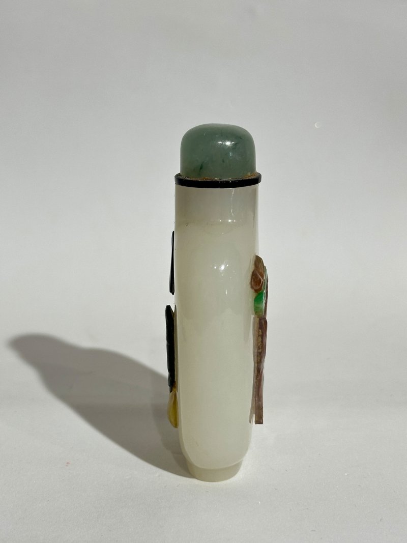 （壺）清十八世紀 白玉嵌⌈周敦頤•鉄拐李⌋鼻煙壺 | AN EMBELLISHED WHITE JADE SNUFF BOTTLE - 图7