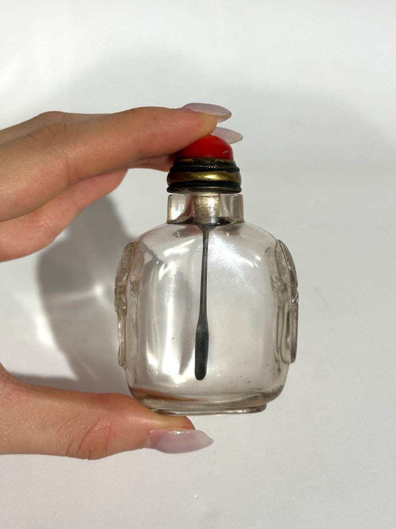 清十八/十九世紀 水晶鋪首銜環鼻煙壺 | A ROCK CRYSTAL SNUFF BOTTLE - 图3
