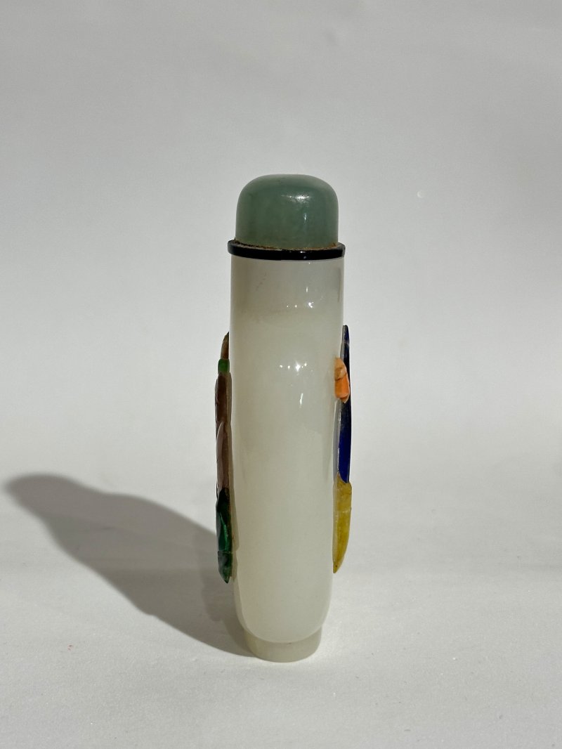 （壺）清十八世紀 白玉嵌⌈周敦頤•鉄拐李⌋鼻煙壺 | AN EMBELLISHED WHITE JADE SNUFF BOTTLE - 图8