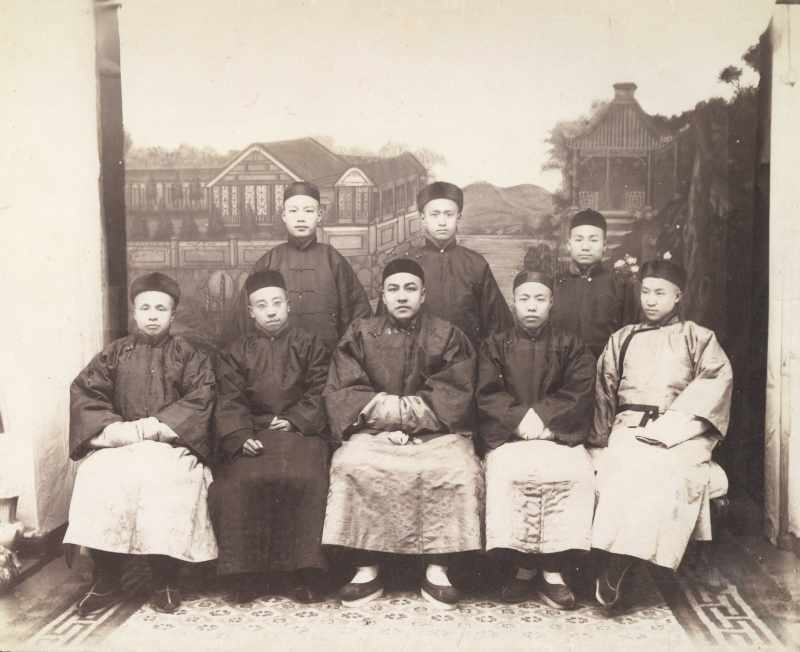 1890年代 八男子合影 - 图1