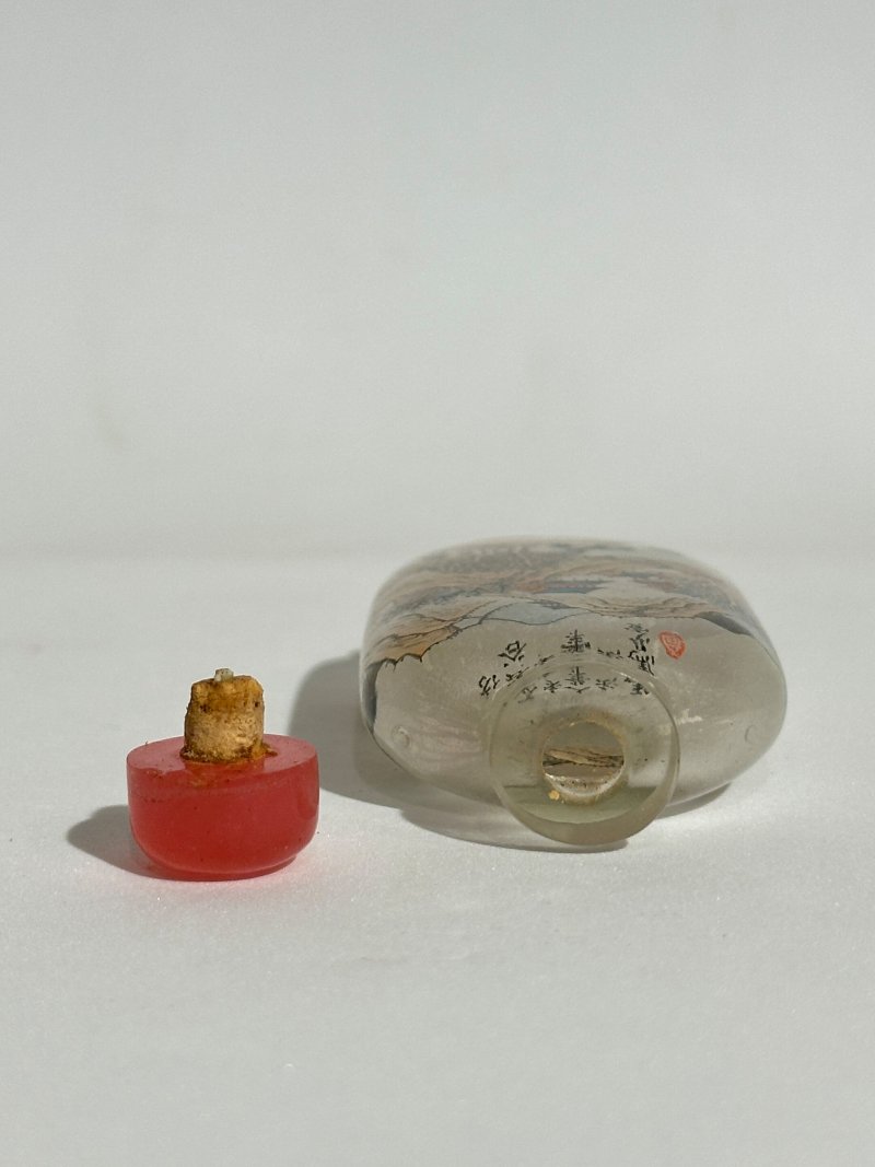約1900年間 馬少宣（款） 玻璃內畫⌈山水⌋鼻煙壺 | AN INSIDE PAINTED GLASS 'LANDSCAPE OF WANG HUI' SNUFF BOTTLE - 图4