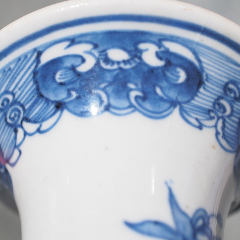 清乾隆 青花花卉纹花觚 - 图15