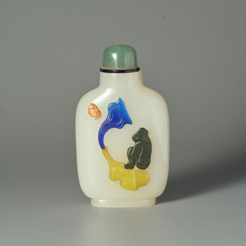 （壺）清十八世紀 白玉嵌⌈周敦頤•鉄拐李⌋鼻煙壺 | AN EMBELLISHED WHITE JADE SNUFF BOTTLE - 图11