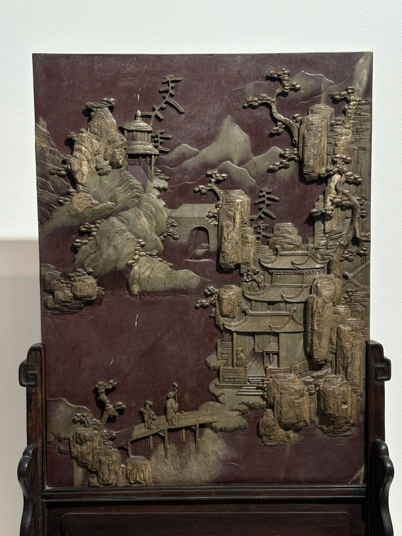 清十九世紀 端石⌈亭閣山水⌋插屏 | A DUAN STONE 'LANDSCAPE WITH PAVILION' TABLE SCREEN - 图11