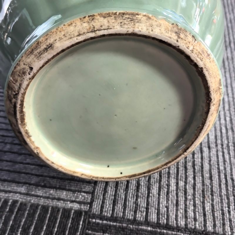 清中期 青釉瓜棱出筋蒜头 - 图11