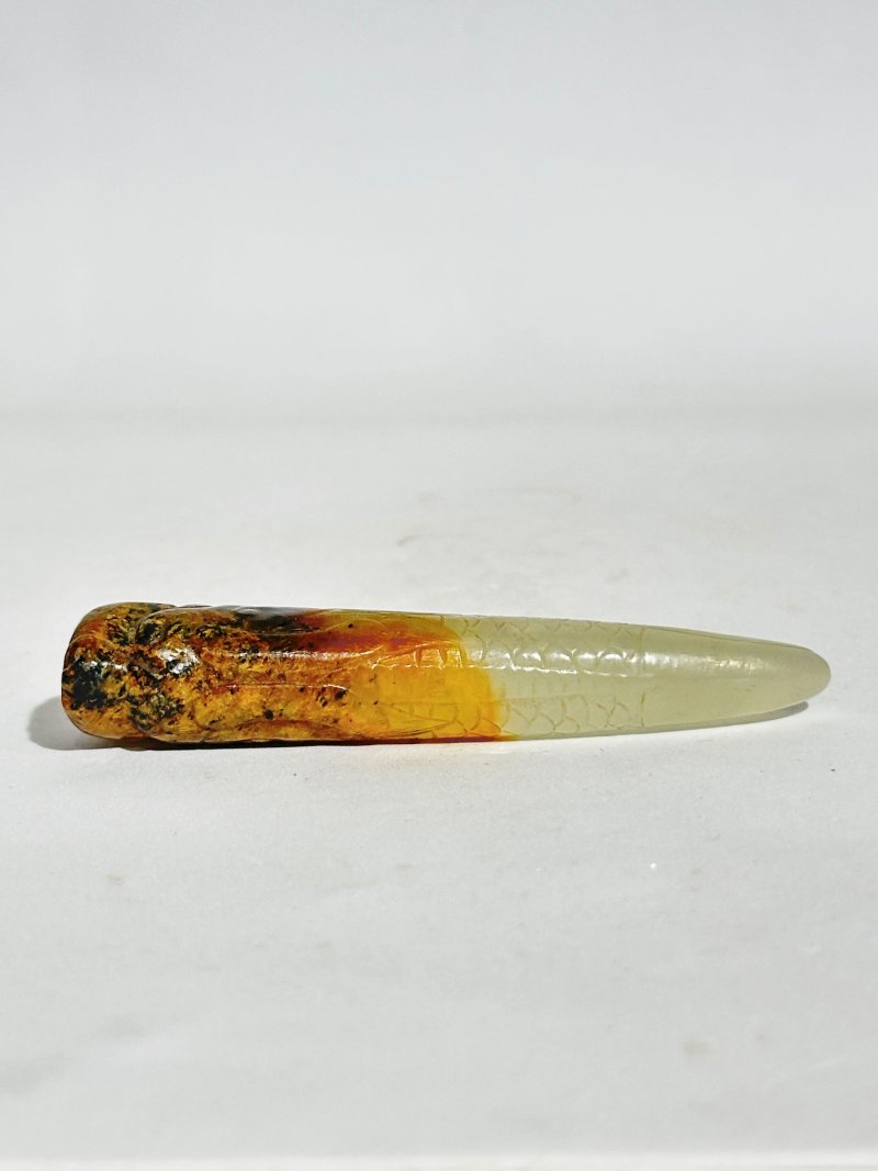 明 白玉帶沁龍首觿 | A WHITE AND RUSSET JADE 'DRAGON' HAIR ORNAMENT, XI - 图6