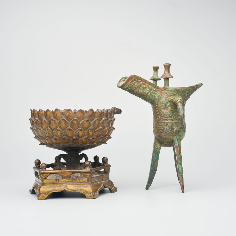 （蓮花座）明 銅鎏金蓮花座及青銅爵 | A GILT BRONZE 'LOTUS' STAND AND A BRONZE WINE CUP, JUE