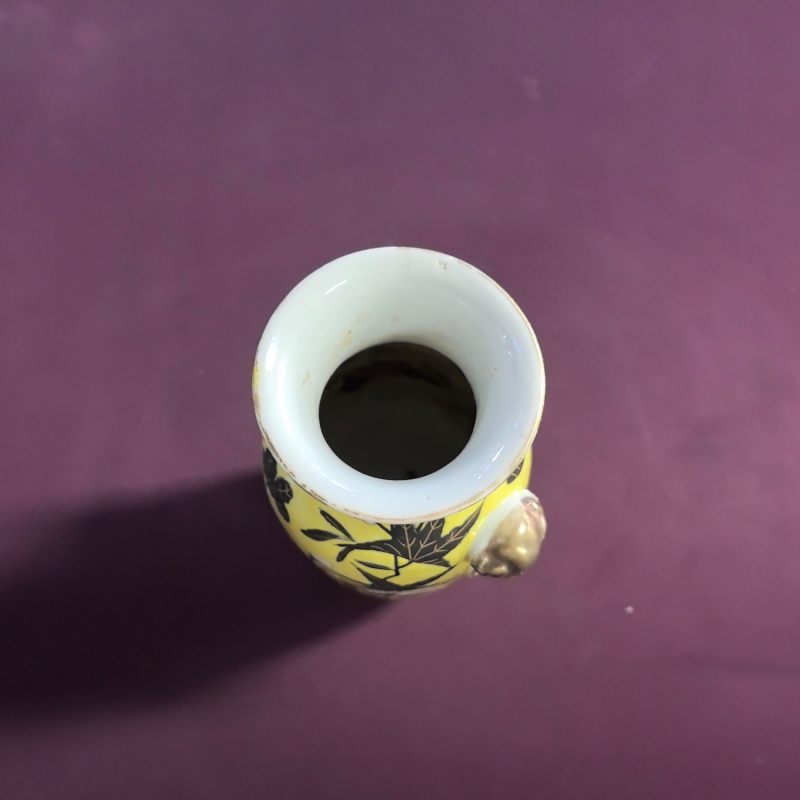 民国 黄地墨彩龙穿花双耳瓶 - 图5