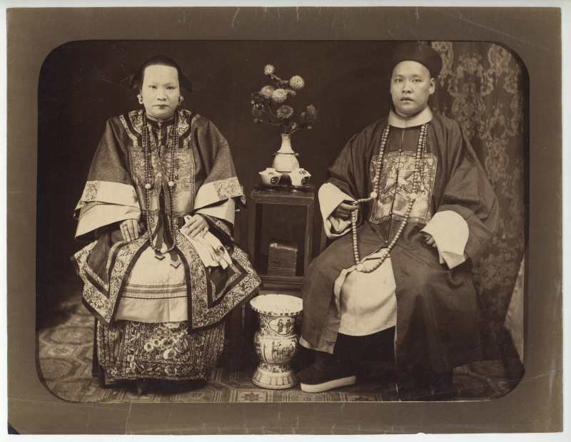 1880年代 官员夫妻合影 - 图2