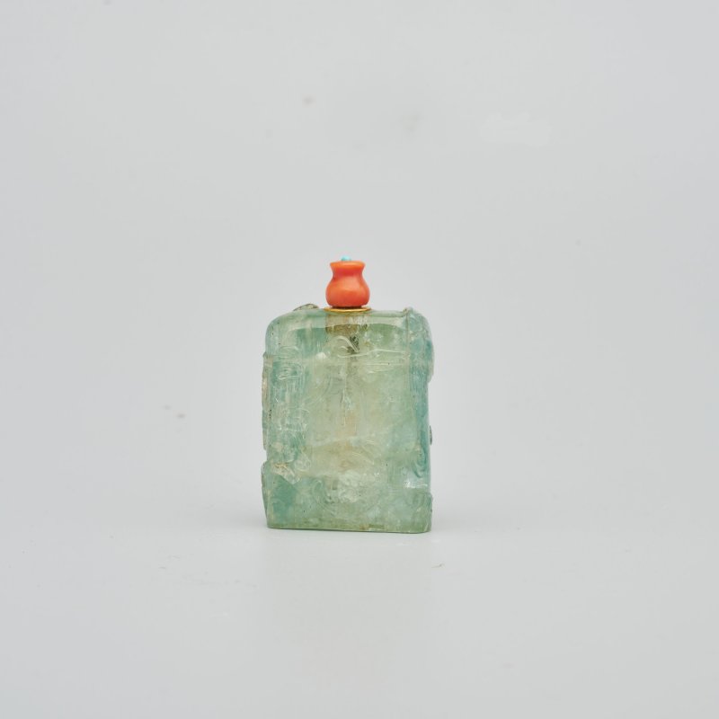 清中期 綠寶石蝠紋鼻煙壺 | A PALE GREEN BERYL 'BAT' SNUFF BOTTLE - 图11
