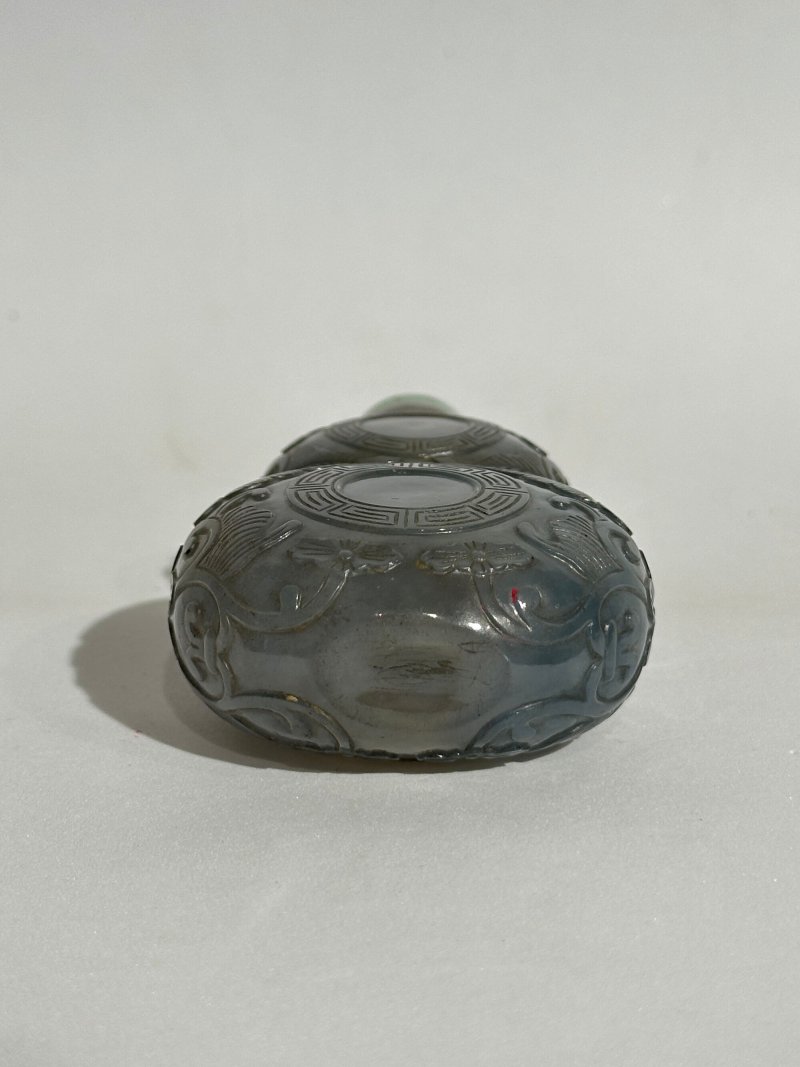 1760-1860 煙晶扁匏形鼻煙壺、翡翠蓋 | A SMOKY QUARTZ 'DOUBLE GOURD' SNUFF BOTTLE - 图6