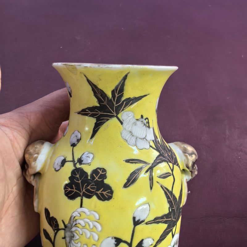 民国 黄地墨彩龙穿花双耳瓶 - 图7