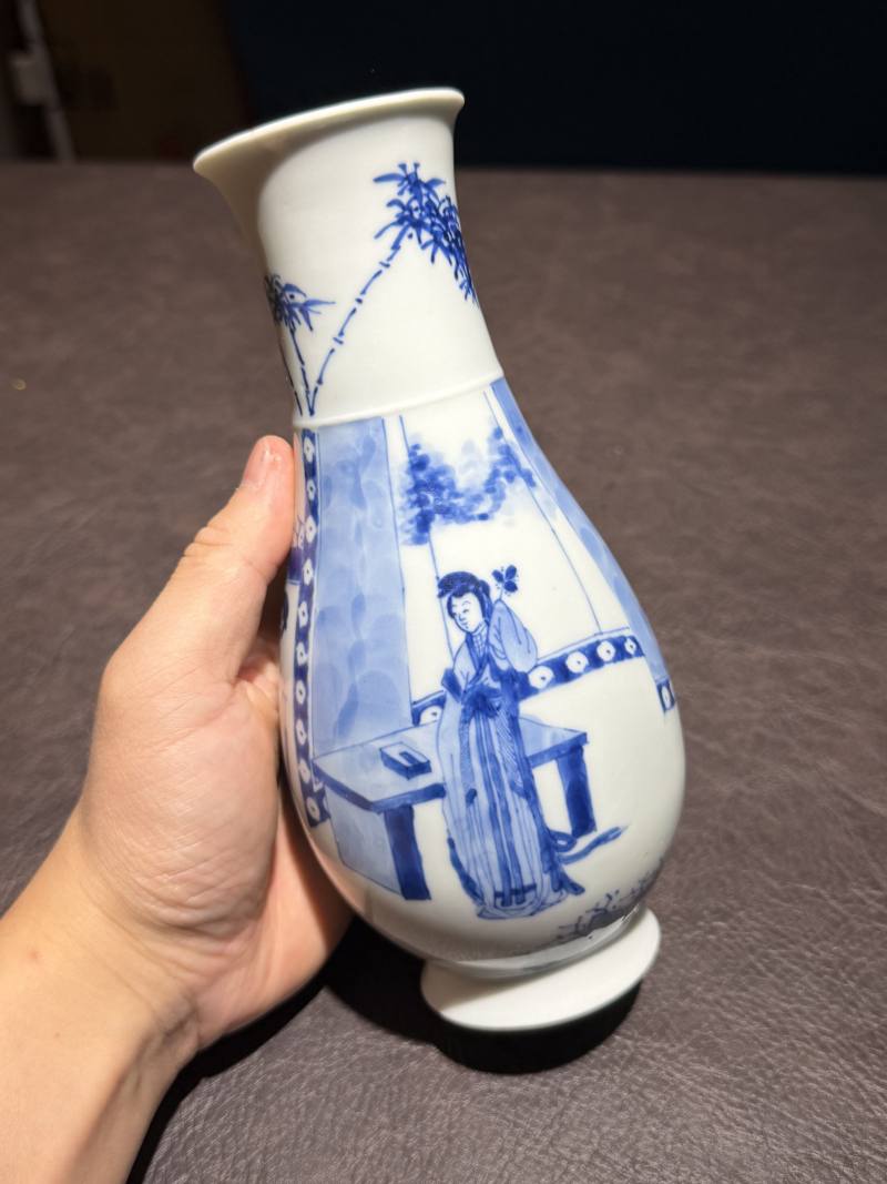清康熙 青花仕女图琵琶尊 - 图2