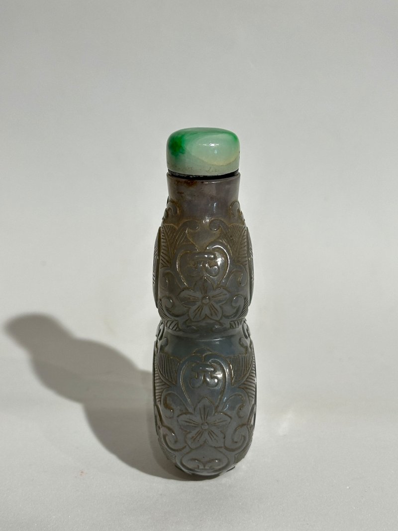 1760-1860 煙晶扁匏形鼻煙壺、翡翠蓋 | A SMOKY QUARTZ 'DOUBLE GOURD' SNUFF BOTTLE - 图7