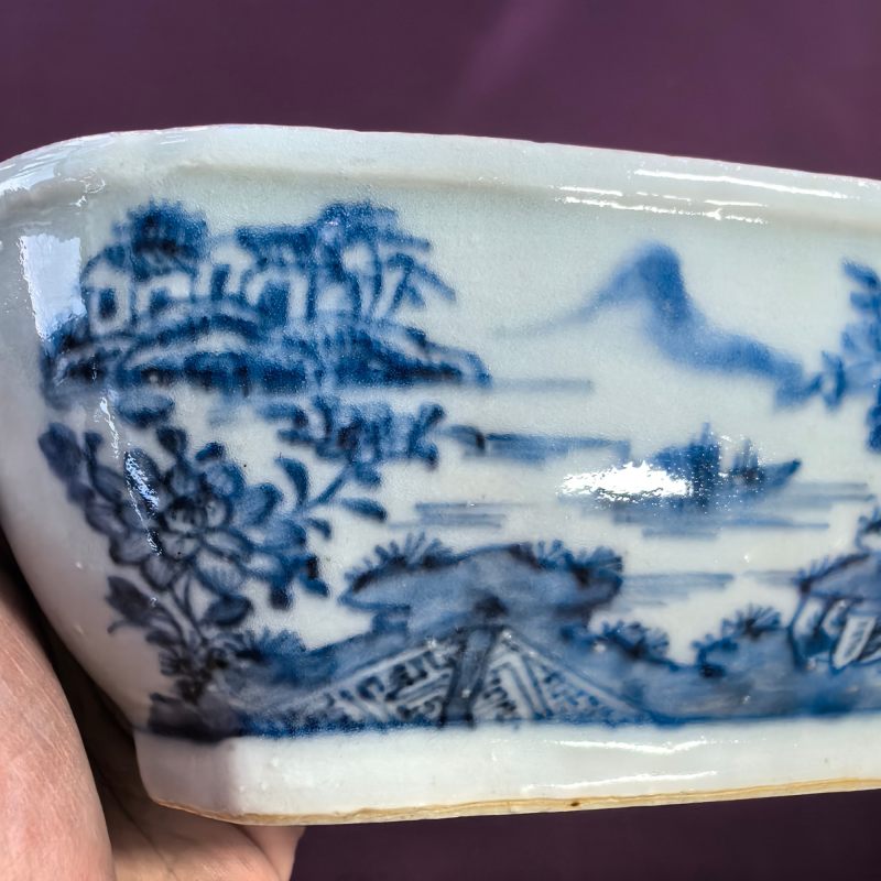 清乾隆 青花山水人物盖锅 - 图10