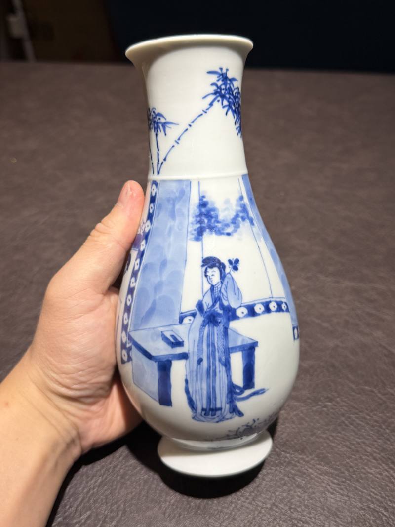 清康熙 青花仕女图琵琶尊 - 图3