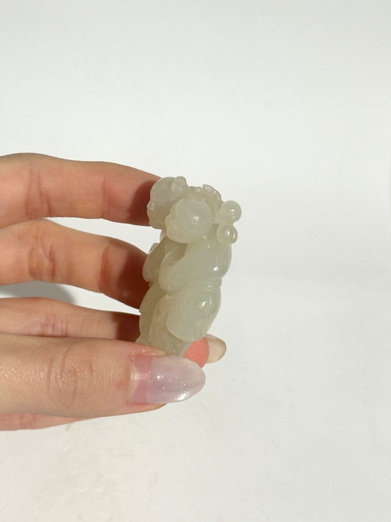 清十八世紀 白玉⌈和合二仙⌋把件 及盒 | A WHITE JADE 'HEHE ERXIAN' FIGURE GROUP - 图2
