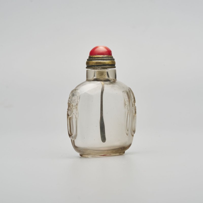 清十八/十九世紀 水晶鋪首銜環鼻煙壺 | A ROCK CRYSTAL SNUFF BOTTLE - 图1