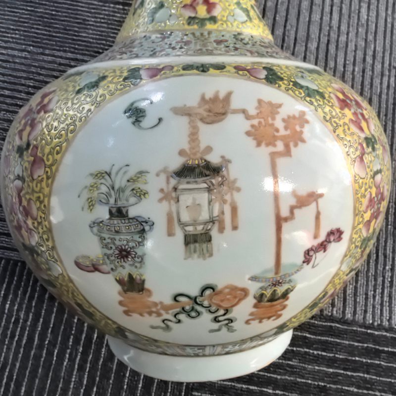清光绪 黄地粉彩福禄万代开窗吉庆有余赏瓶 - 图10