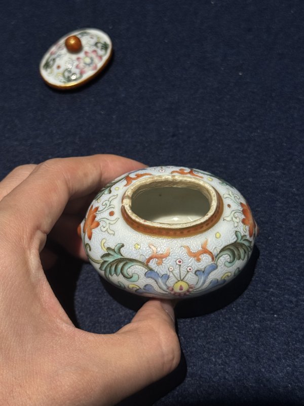 清乾隆 粉蓝地洋彩宝相花纹水盂（一对） - 图9
