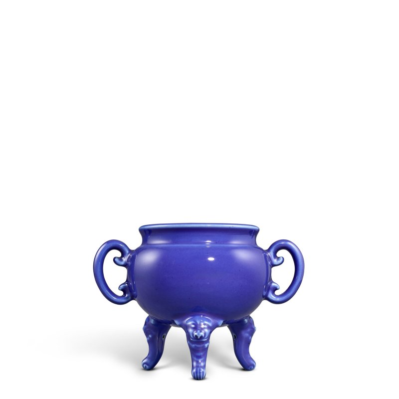 A fine blue-glazed handled tripod incense burner, Mark and period of Kangxi | 清康熙　藍釉雙耳三足爐　《大清康熙年製》款