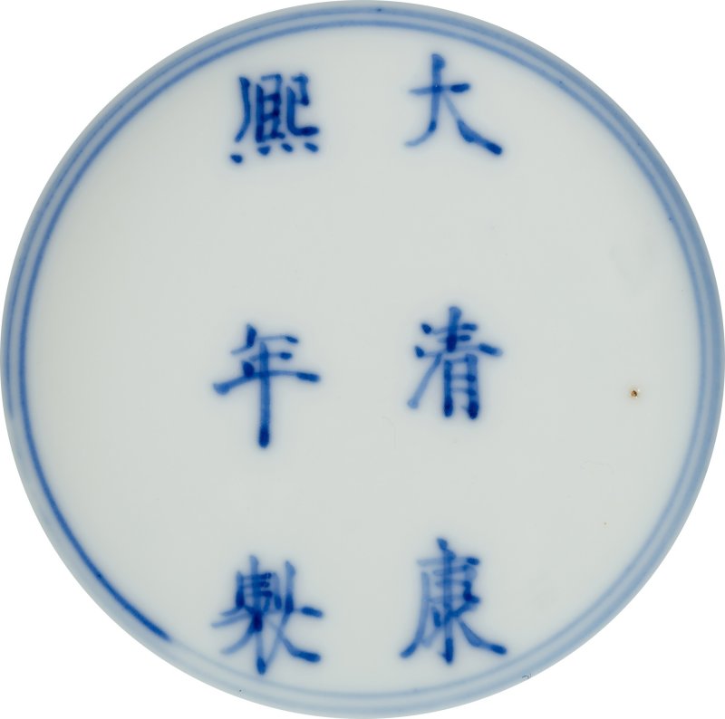 A fine blue and white ‘dragon and phoenix’ bowl, Mark and period of Kangxi | 清康熙　青花龍鳳紋盌　《大清康熙年製》款 - 图3
