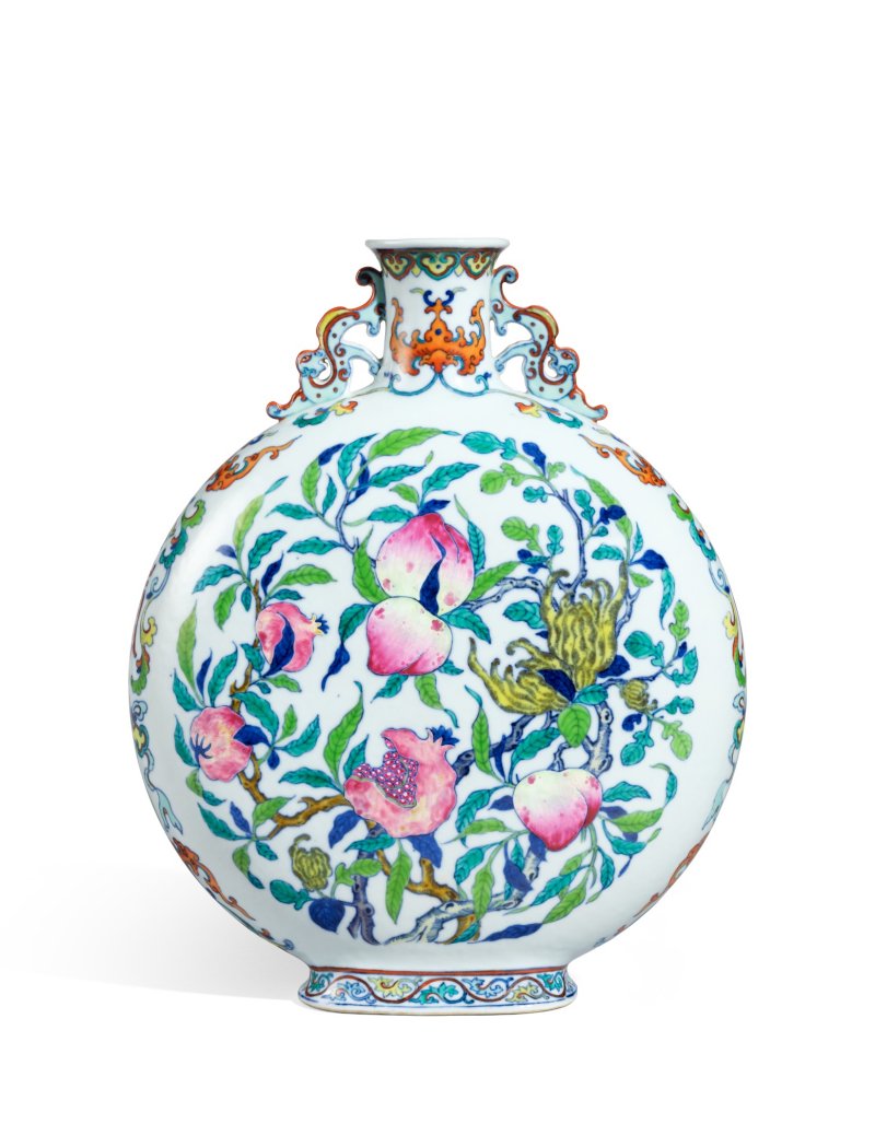 A fine and outstanding doucai and famille-rose ‘sanduo’ moonflask, Seal mark and period of Qianlong | 清乾隆　鬪彩加粉彩萬壽三多雙龍耳扁瓶　《大清乾隆年製》款