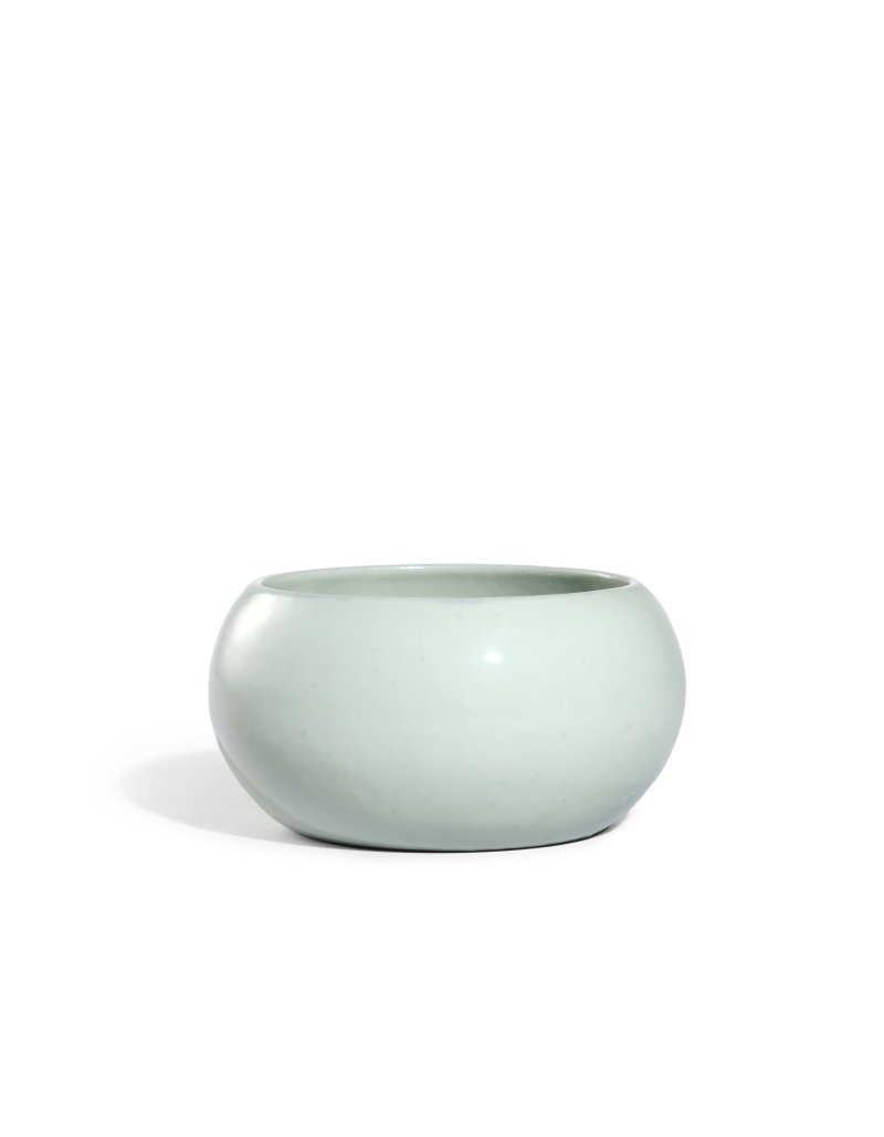 A fine guan-type water vessel, Seal mark and period of Yongzheng | 清雍正　仿官釉淨水缽　《大清雍正年製》款