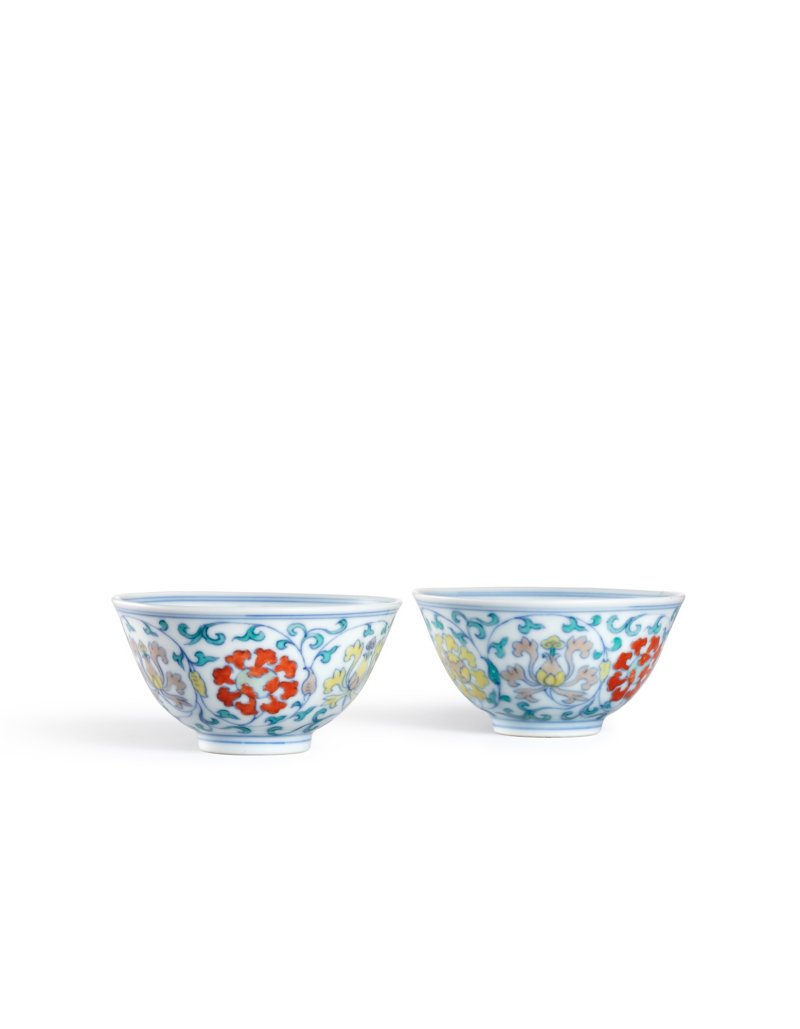 A pair of doucai ‘lotus’ cups, Marks and Period of Yongzheng | 清雍正　鬪彩纏枝蓮紋盃一對　《大清雍正年製》款