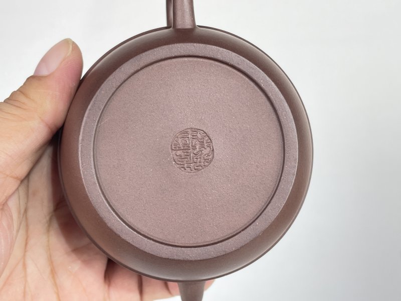 名家款紫砂壶一把 - 图5