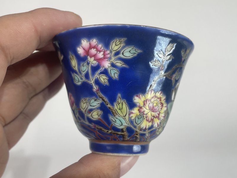 解放后 蓝底粉彩花卉纹杯一对 - 图8