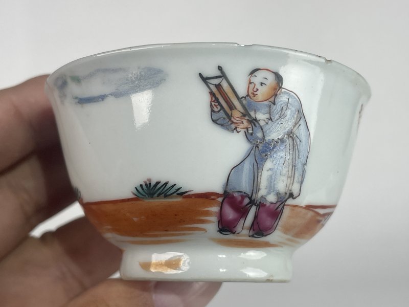 清乾隆 粉彩人物纹杯 - 图2