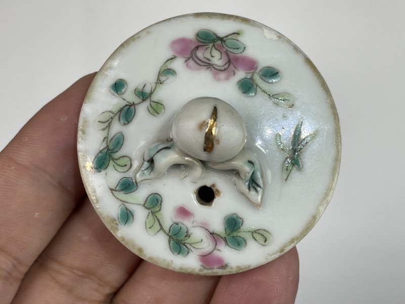 清晚期 粉彩花蝶纹茶壶 - 图3