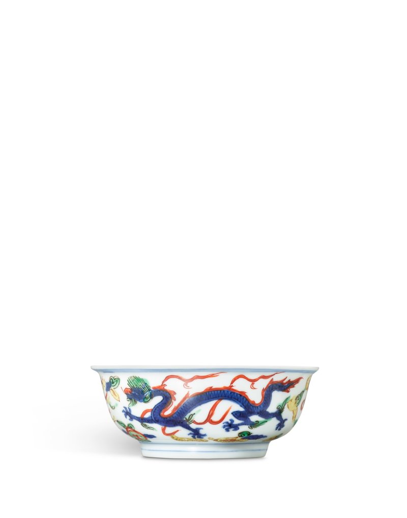 A wucai 'dragon' bowl, Mark and period of Wanli | 明萬曆　五彩龍鳳紋盌　《大明萬曆年製》款