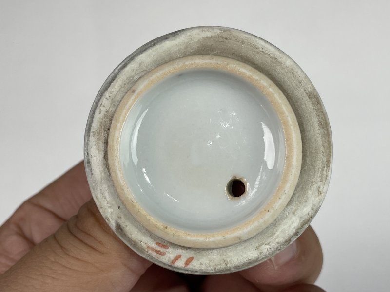 清晚期 粉彩花蝶纹茶壶 - 图4