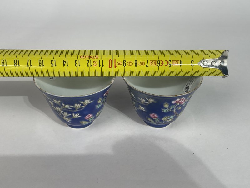 解放后 蓝底粉彩花卉纹杯一对 - 图12