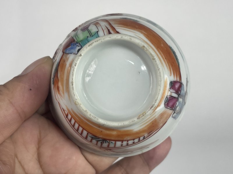 清乾隆 粉彩人物纹杯 - 图6