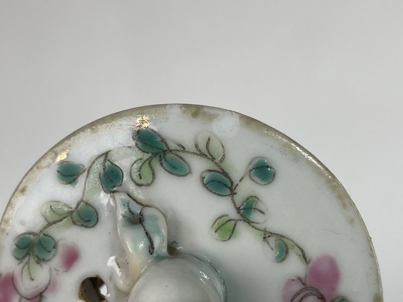 清晚期 粉彩花蝶纹茶壶 - 图5