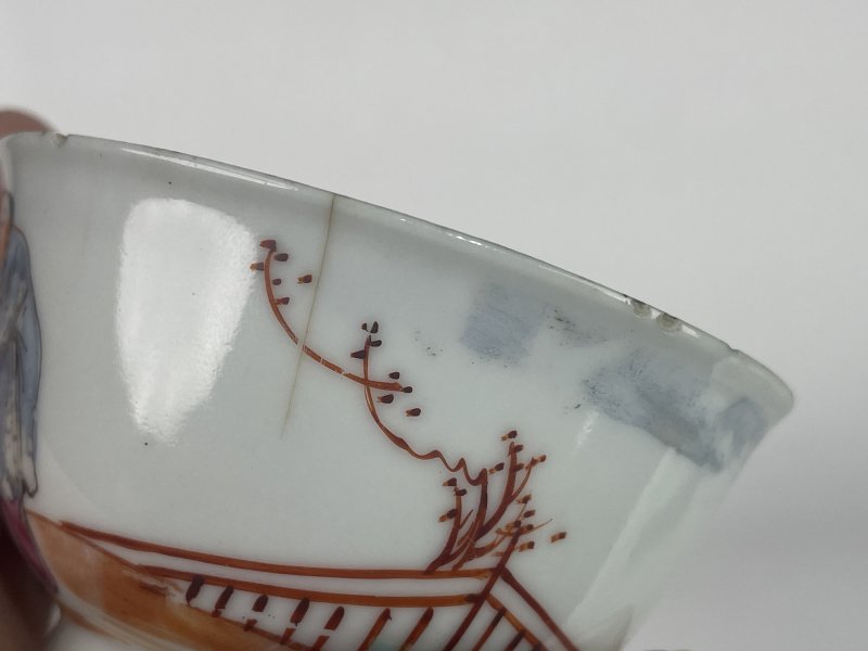 清乾隆 粉彩人物纹杯 - 图9