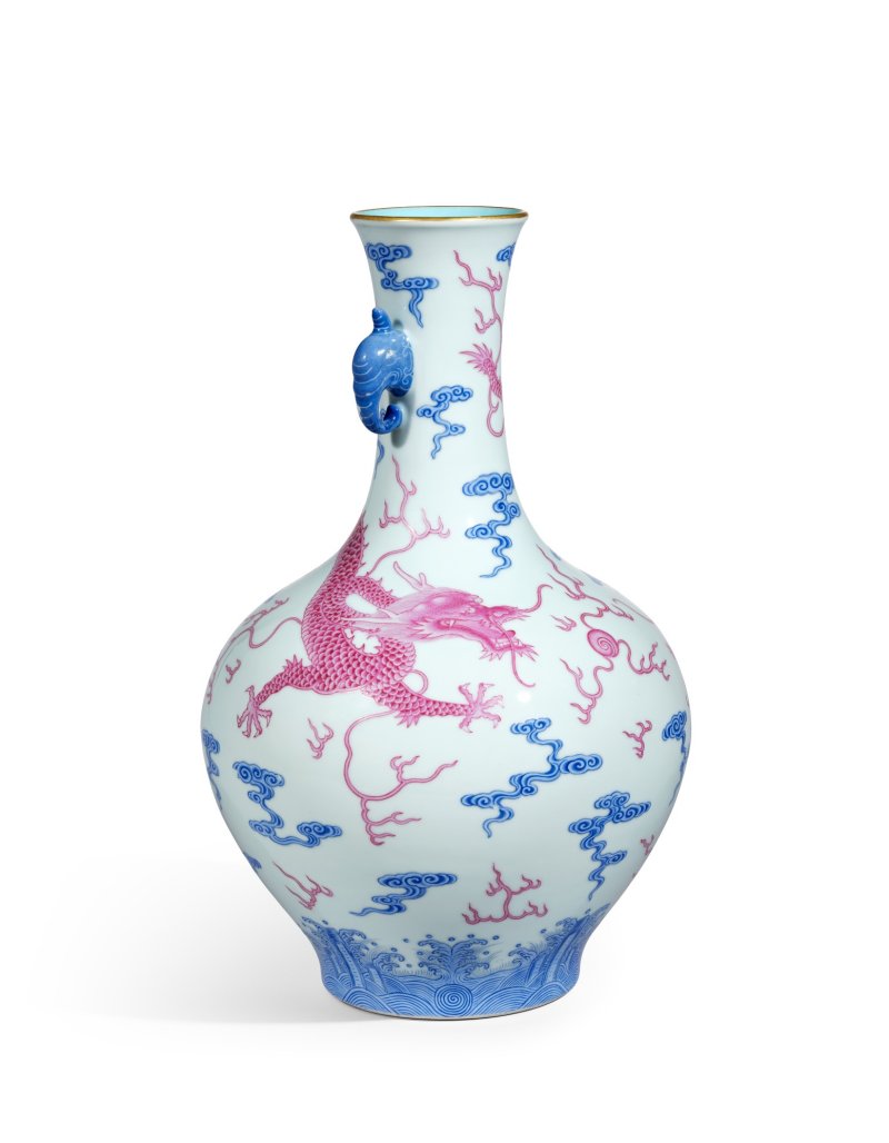 An extremely rare puce and blue-enamelled ‘dragon’ handled vase, Seal mark and period of Qianlong | 清乾隆　胭脂紅藍料雲龍戲珠紋象耳瓶　《大清乾隆年製》款