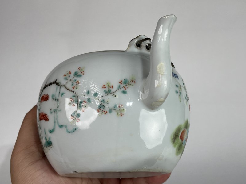 清晚期 粉彩花蝶纹茶壶 - 图9